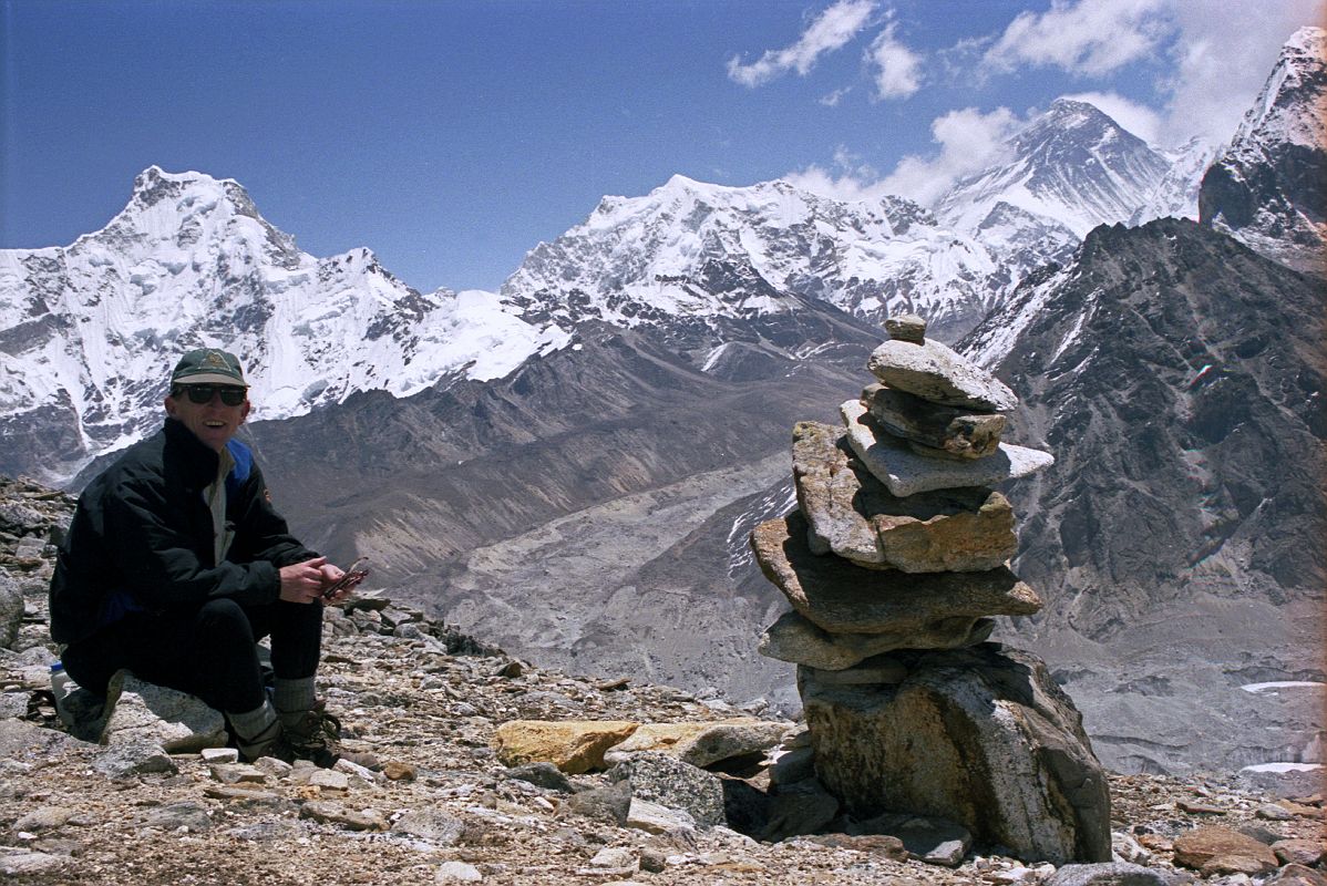 Gokyo 4 Nameless Fangs 7 Jerome Ryan Having Snack With Everest And Glaciers Below